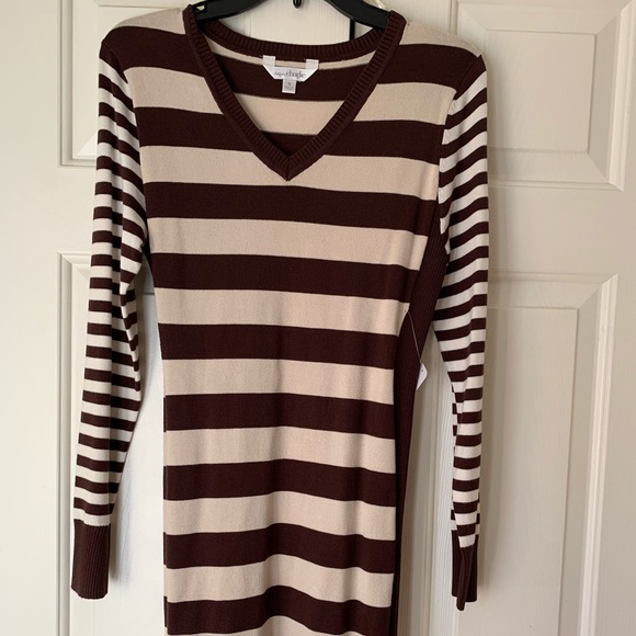 Rayon/polyester dress - Picture 1 of 10